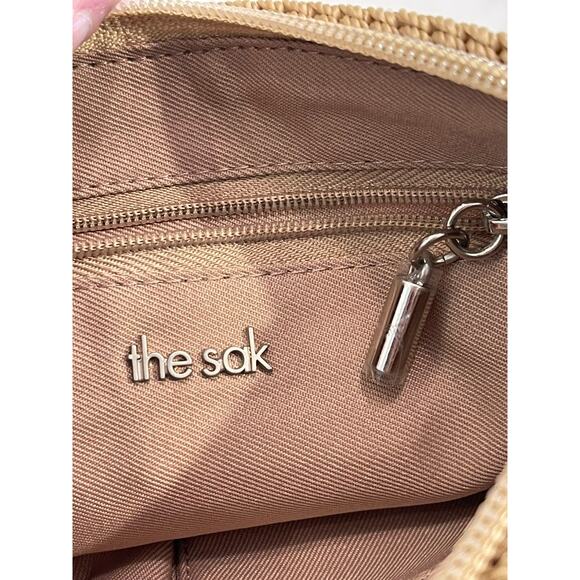 The Sak Vita Crochet Wristlet NWT - Picture 4 of 6